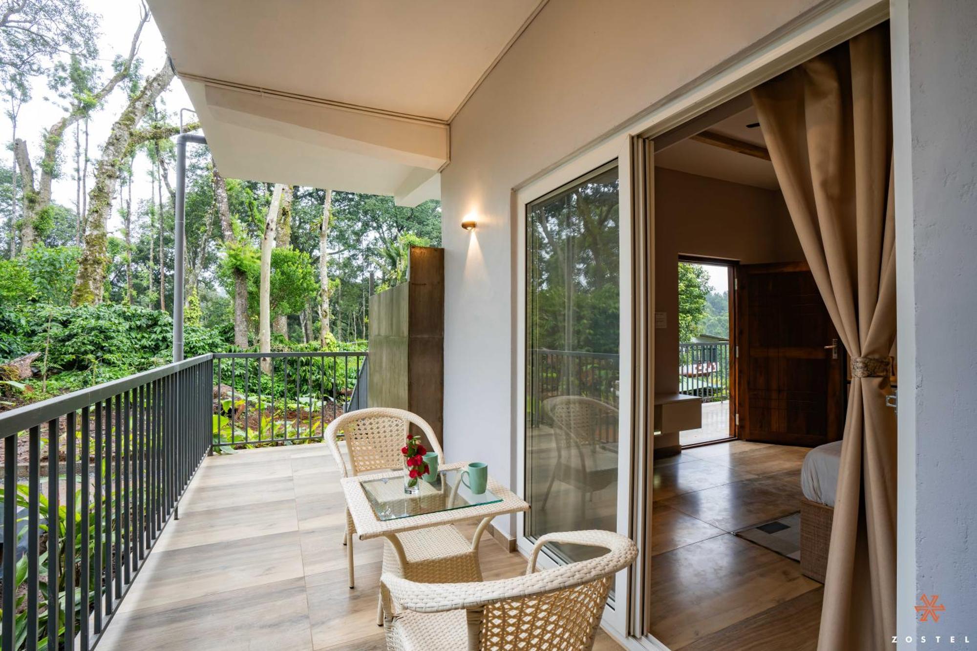 Zostel Coorg, Madikeri Hostel Bagian luar foto