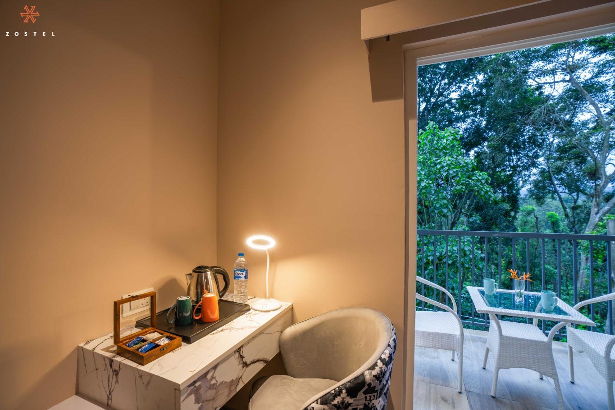 Zostel Coorg, Madikeri Hostel Bagian luar foto